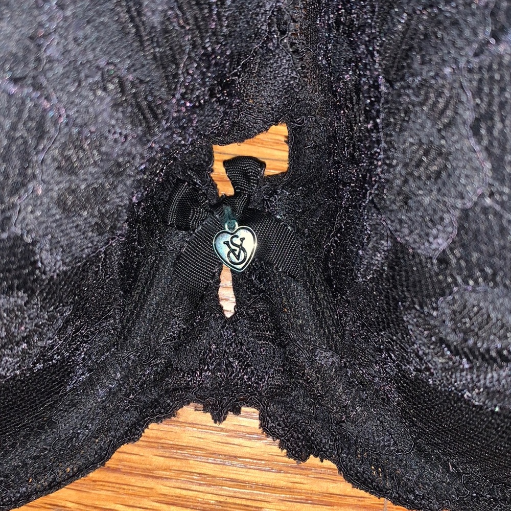 Victorias Secret 36C Black Lace Bra - Picture 2 of 5